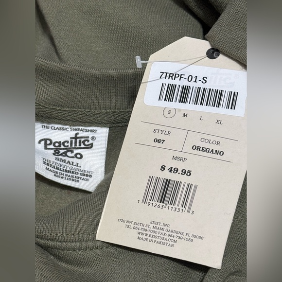 Dog Mom Camo Sweatshirt Oregano $50 Retail NWT - Picture 8 of 16